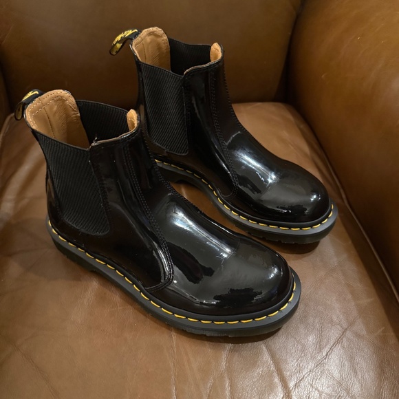 Dr. Martens Black Patent Chelsea boot Size 8 - Picture 4 of 12